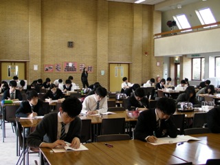 正式なセンターとして、本校で第１回目のTOEIC、TOEIC Bridgeの英語資格試験が行われました。