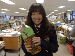 本校高等部３年女子生徒が『伊藤園おーいお茶新俳句大賞』で都道府県賞を受賞。その感想をご紹介。