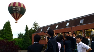 気球が学校にやってきた！