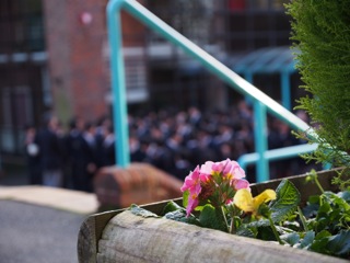 イギリスにしては珍しく爽やかな晴天の中、1月13日(日)第三学期始業礼拝が行われました。