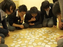 3学期最初の全校行事、新春かるた取り大会の様子を写真でどうぞ。