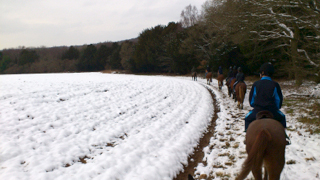 乗馬の寄り道⑤　馬でぬくもる　雪にあそぶ