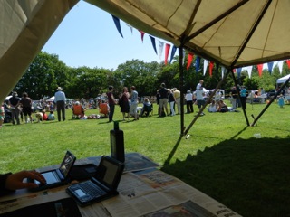 Loxwood村のフェイト（お祭り）に剣道部と書道の生徒たちが参加しました。