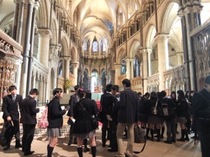 中３アウティング：イギリス国教会の総本山、カンタベリー大聖堂を見学