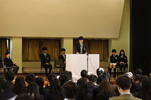 生徒会総選挙演説の様子