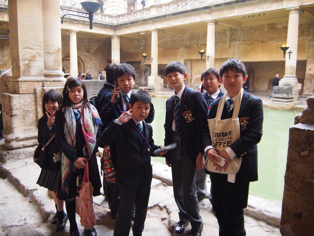 天気に恵まれた小学部・中学部アウティング：Stonehenge ＆ Bath を巡った欲張りトリップ