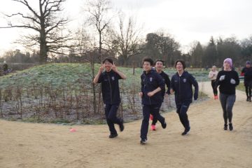 中学３年生と高校２年生全員がCranleigh Parkrunに参加