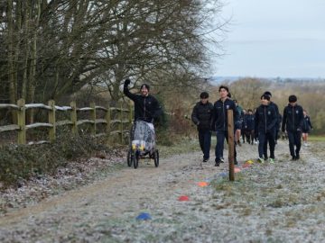 中学３年生と高校２年生全員がCranleigh Parkrunに参加