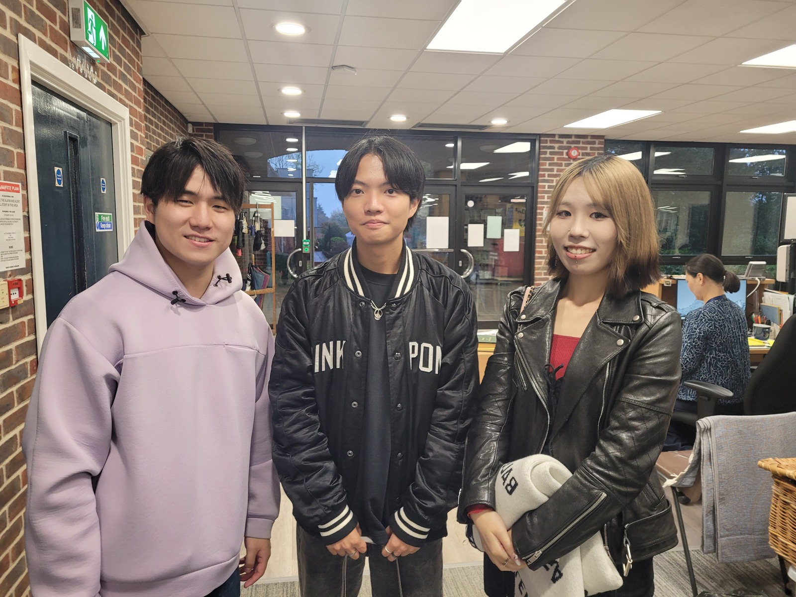 ４７期　磯部 恭輔さん、奥野 洸太郎さん、47期 横井 花生（10月19日訪問）